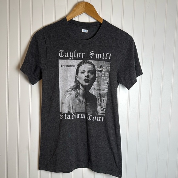 Taylor Swift reputation tour t shirt - Picture 12 of 12